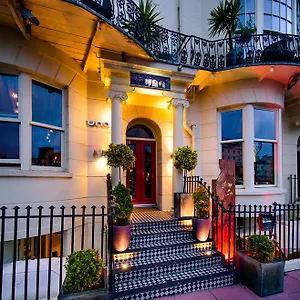 Hotel Una Hotel