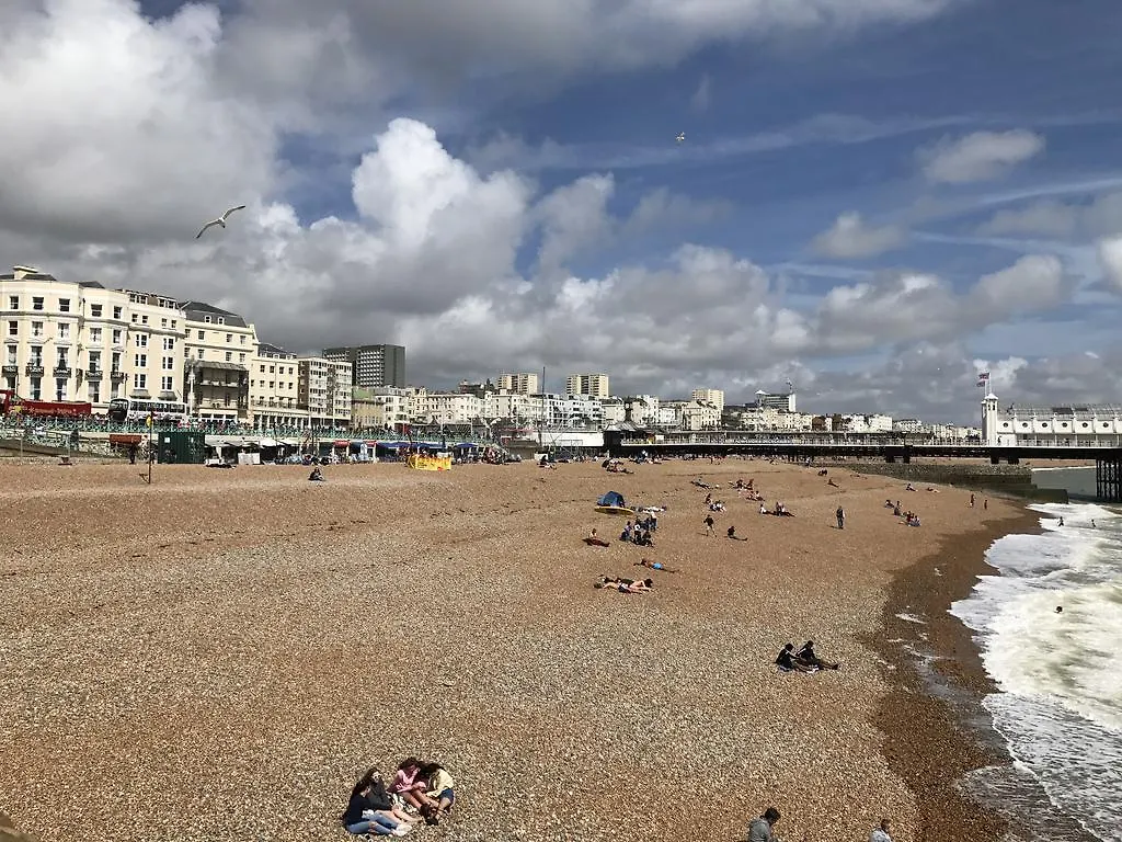 Brighton Beach Inn Hostel