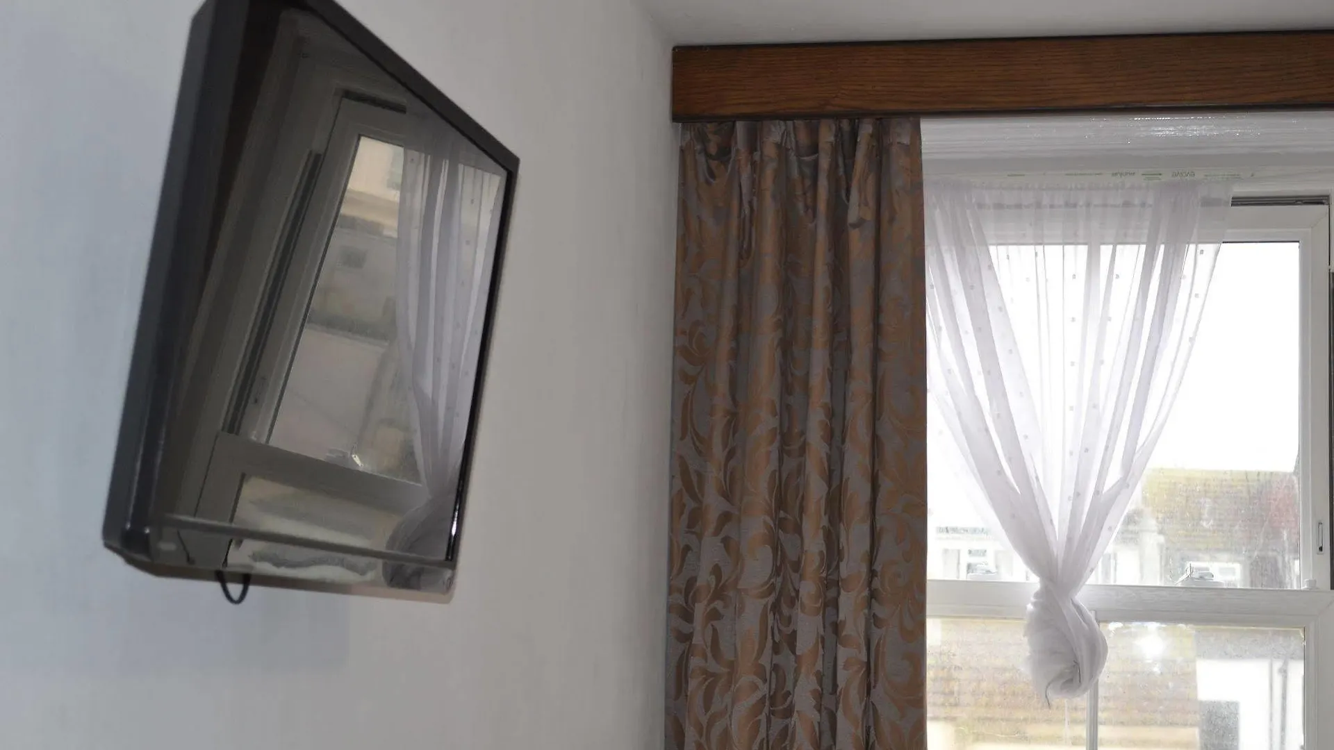 Brighton Beach Inn Hostel